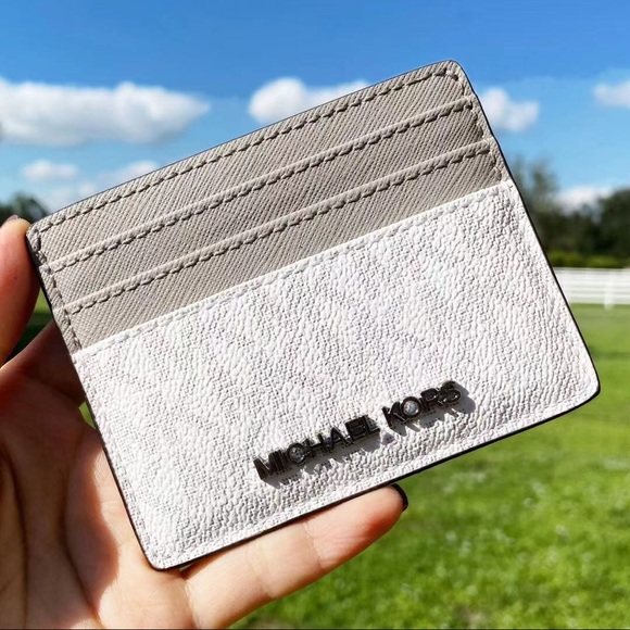 Michael Kors Accessories - NWT Michael Kors Card Holder 💕Gaby’sBags